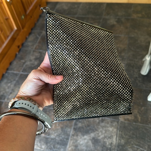 Sparkle rhinestone look clutch with chain strap - Picture 6 of 8